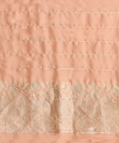 Peach_Handloom_Pure_Katan_Silk_Kadhwa_Banarasi_Saree_With_Meenakari_Jaal_And_Mauve_Selvedge_WeaverStory_05