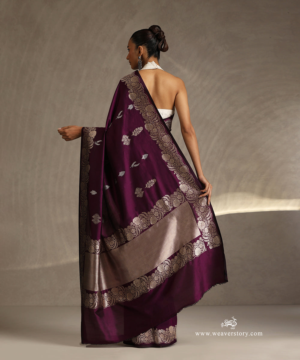 Handloom_Purple_Pure_Katan_Silk_Banarasi_Saree_With_Small_Boota_And_Floral_Bel_Border_WeaverStory_03