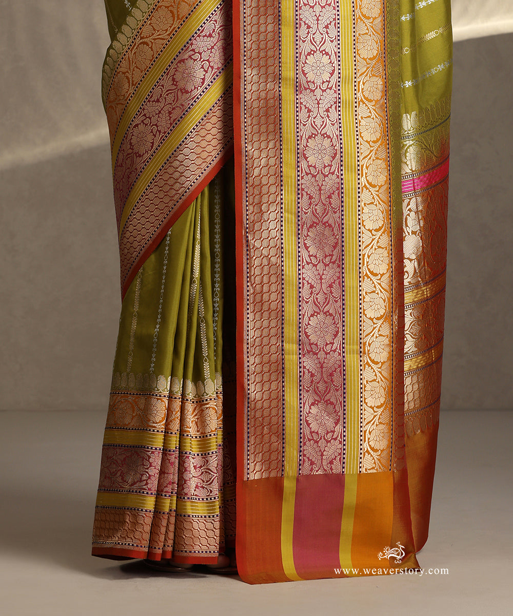 Handloom_Green_Pure_Katan_Silk_Banarasi_Saree_With_Gold_And_Silver_Strip_Bel_And_Big_Meenakari_Border_WeaverStory_04