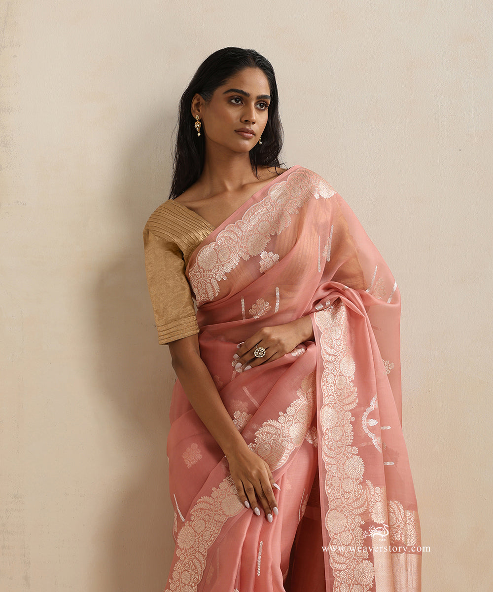 Handloom_Old_Rose_Pure_Soft_Kora_Silk_Banarasi_Saree_With_Floral_Boota_And_Gold_Scallop_Border_WeaverStory_01