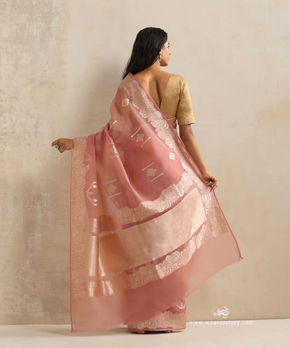 Handloom_Old_Rose_Pure_Soft_Kora_Silk_Banarasi_Saree_With_Floral_Boota_And_Gold_Scallop_Border_WeaverStory_03