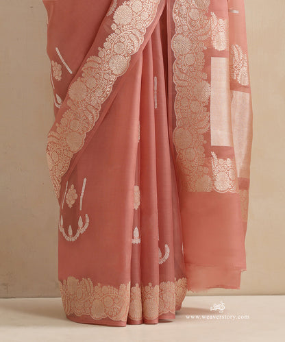 Handloom_Old_Rose_Pure_Soft_Kora_Silk_Banarasi_Saree_With_Floral_Boota_And_Gold_Scallop_Border_WeaverStory_04