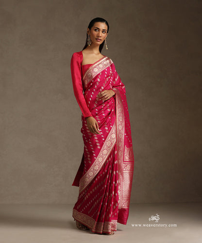 Rani_Pink_Handloom_Pure_Katan_Silk_Kadhwa_Banarasi_Saree_With_Sona_Rupa_Diagonal_Bel_WeaverStory_02