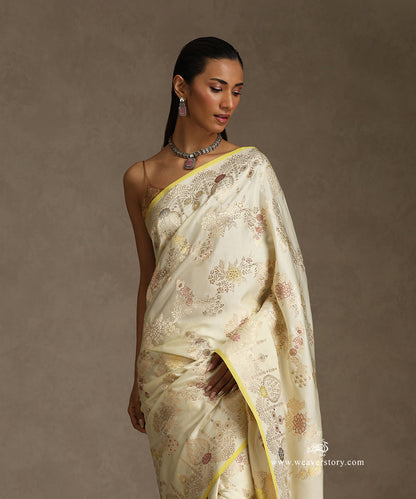 Pastel_Yellow_Handloom_Pure_Katan_Silk_Kadhwa_Banarasi_Saree_With_Sona_Rupa_Jaal_With_Meenakari_And_Lemon_Selvedge_WeaverStory_01