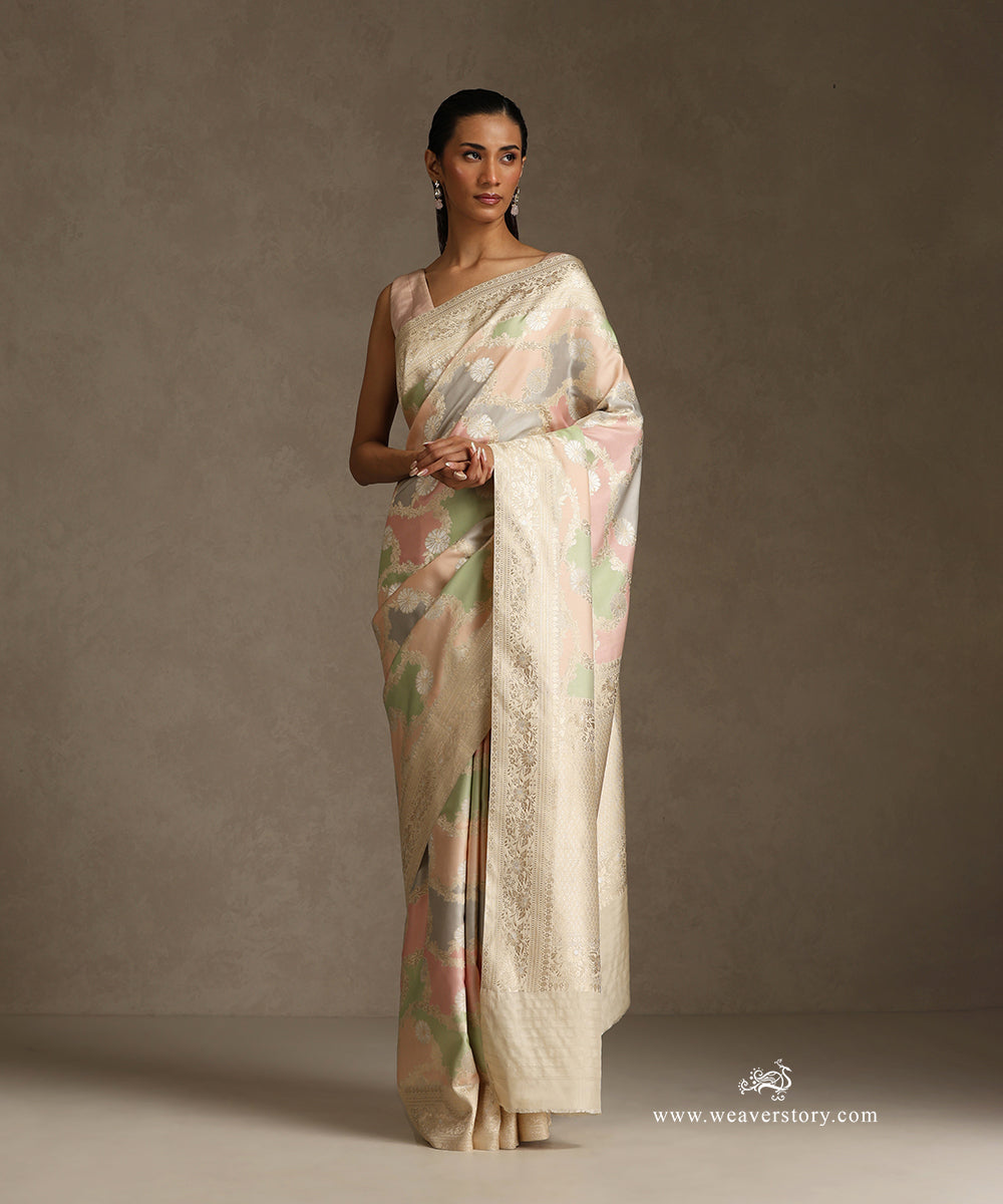 Handloom_Pastel_Pink_Pure_Katan_Silk_Rangkaat_Banarasi_Saree_With_Floral_Jaal_WeaverStory_02