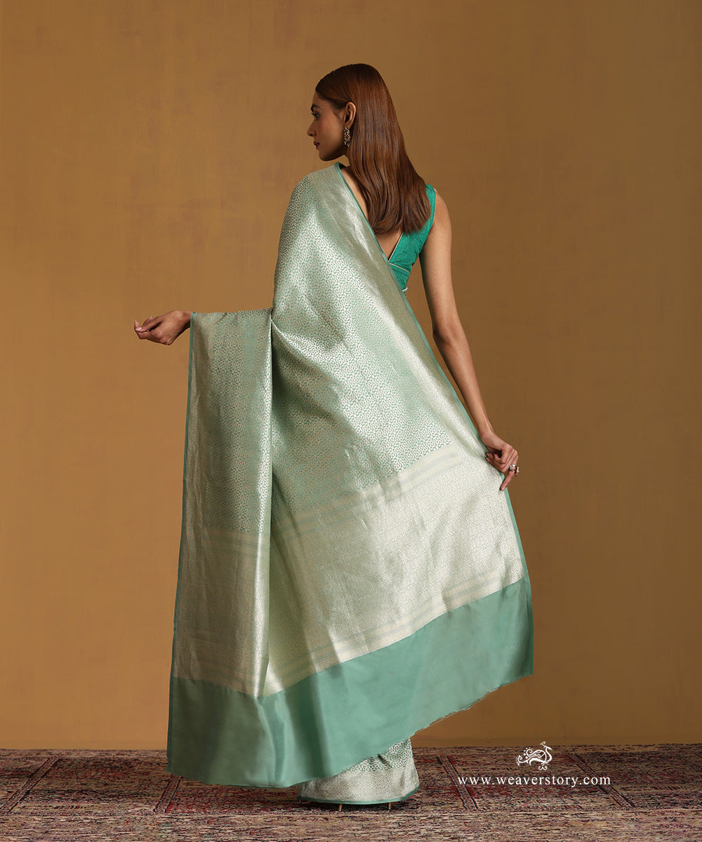 Handloom_Pastel_Green_Pure_Katan_Silk_Kimkhab_Banarasi_Saree_WeaverStory_03