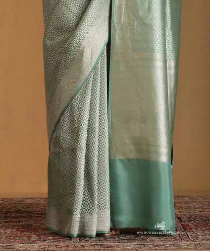 Handloom_Pastel_Green_Pure_Katan_Silk_Kimkhab_Banarasi_Saree_WeaverStory_04