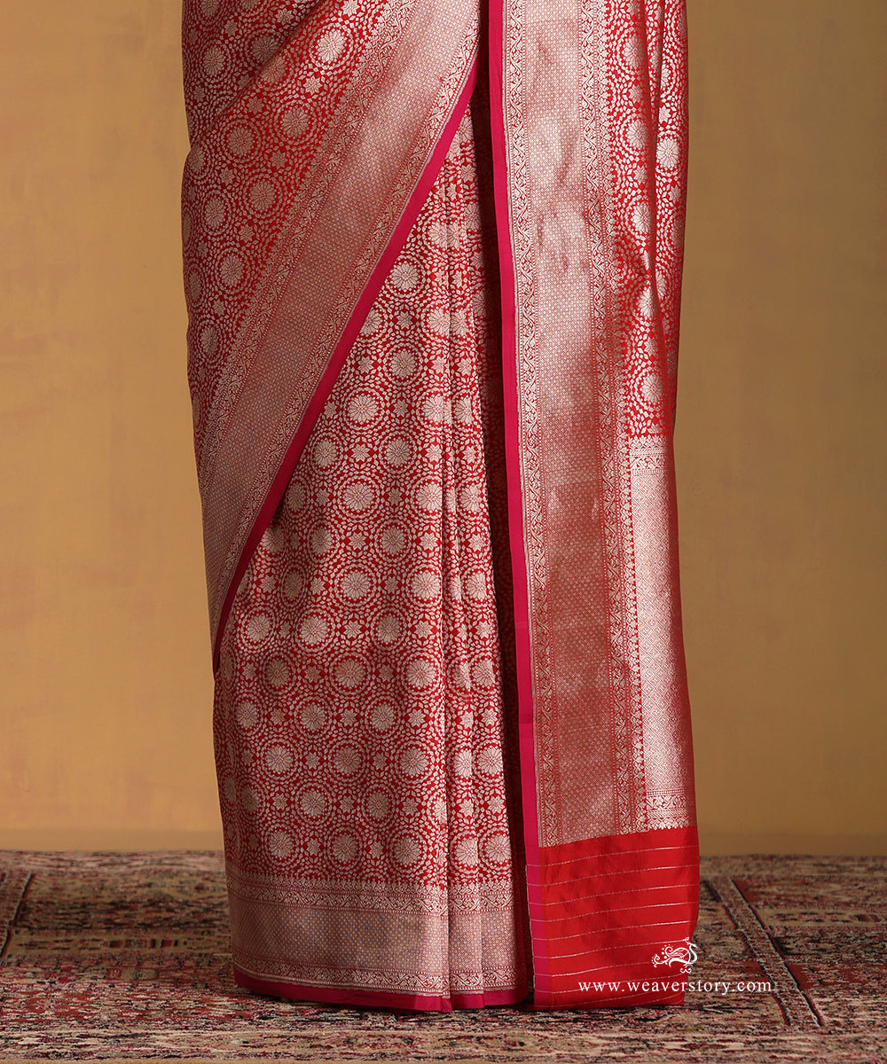 Red_Handloom_Pure_Katan_Silk_Kimkhab_Banarasi_Saree_With_Pink_Selvedge_WeaverStory_04