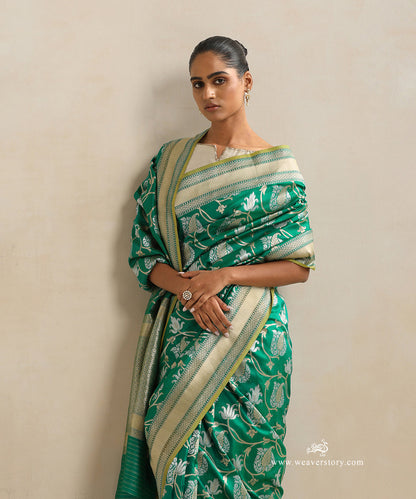 Green_Handloom_Pure_Katan_Silk_Cutwork_Banarasi_Saree_With_Gold_And_Silver_Zari_And_Lemon_Selvedge_WeaverStory_01