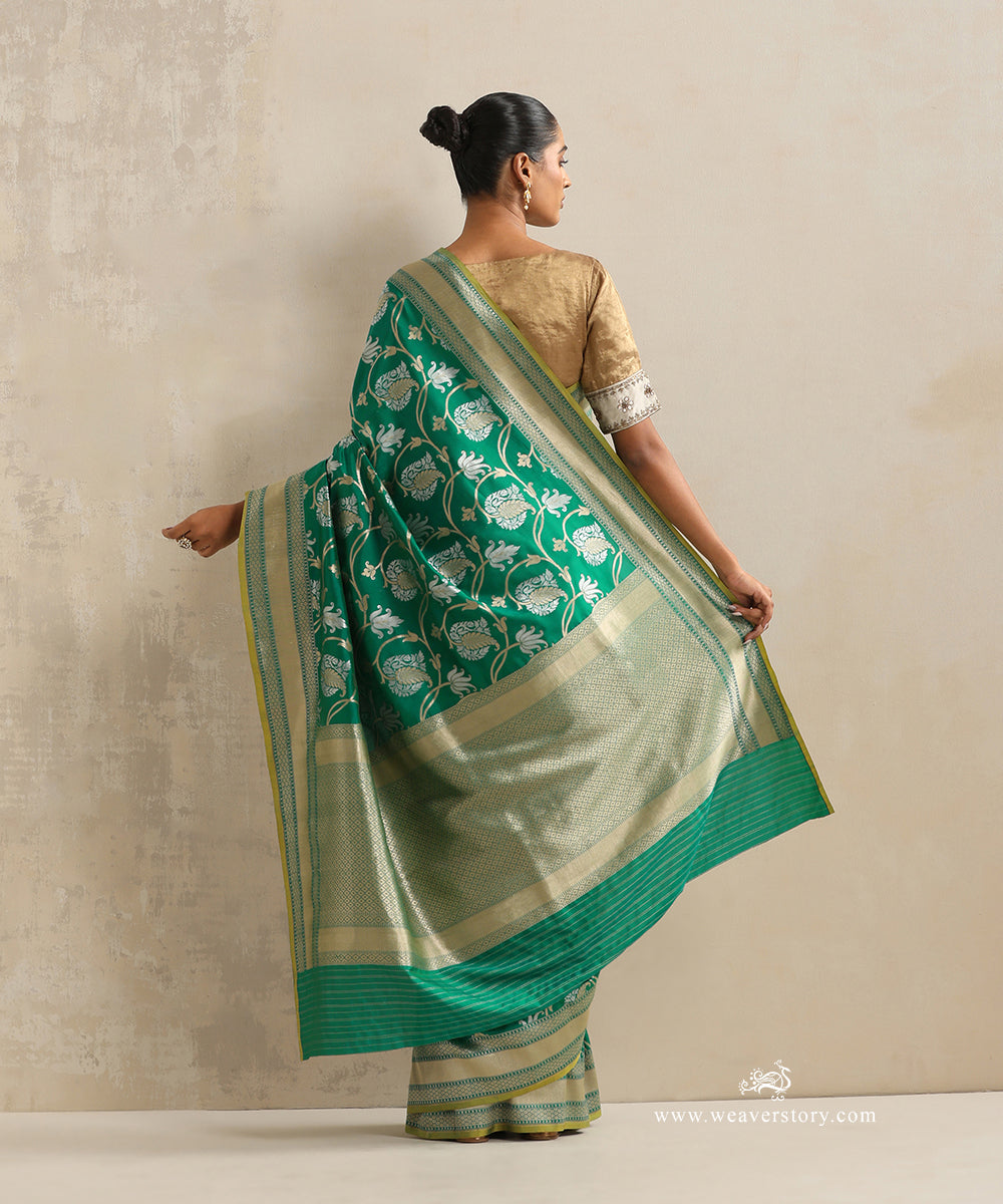 Green_Handloom_Pure_Katan_Silk_Cutwork_Banarasi_Saree_With_Gold_And_Silver_Zari_And_Lemon_Selvedge_WeaverStory_03