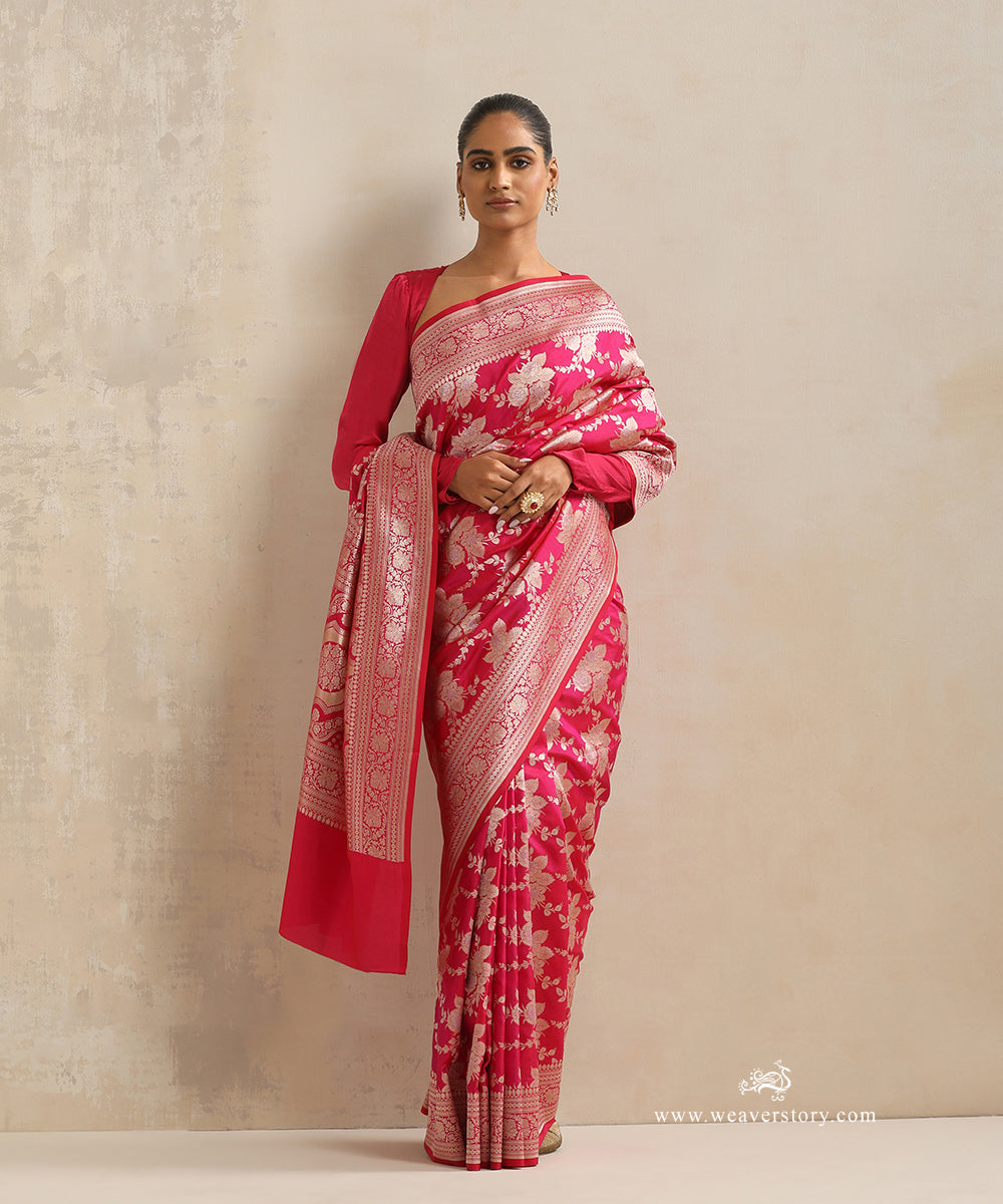 Hot_Pink_Handloom_Pure_Katan_Silk_Cutwork_Banarasi_Saree_With_Allover_Flower_Bunch_WeaverStory_02