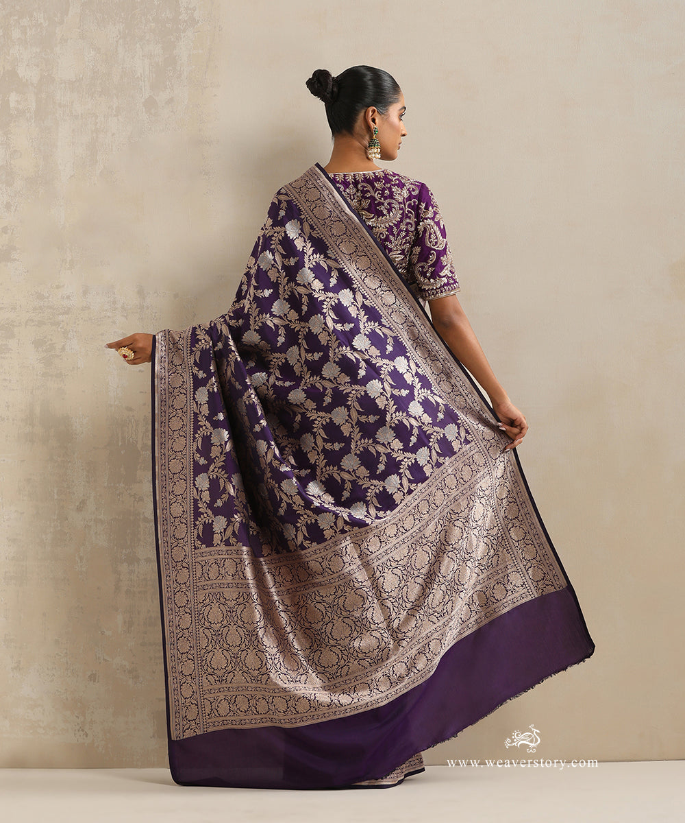 Violet_Handloom_Pure_Katan_Silk_Cutwork_Banarasi_Saree_With_Allover_Flower_Zari_Jaal_WeaverStory_03