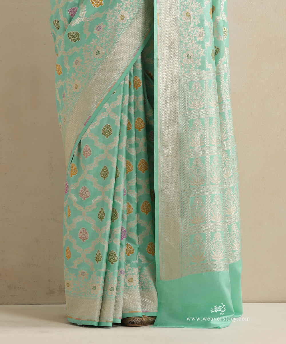 Bright_Handloom_Teal_Pure_Katan_Silk_Cutwork_Banarasi_Saree_With_Allover_Floral_Meenakari_Zari_Jaal_WeaverStory_04