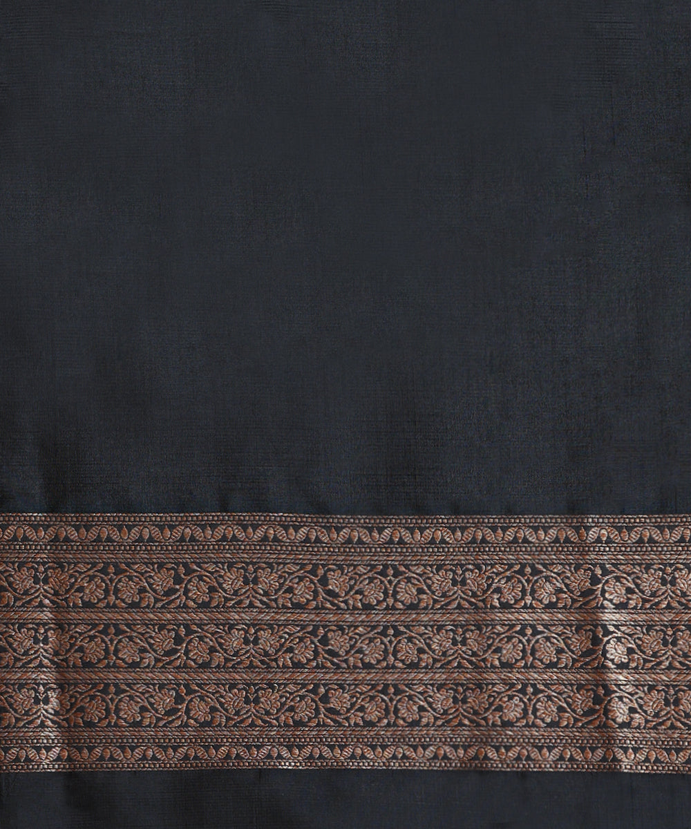 Black_Handloom_Pure_Katan_Silk_Kimkhab_Banarasi_Saree_With_Antique_Zari_WeaverStory_05