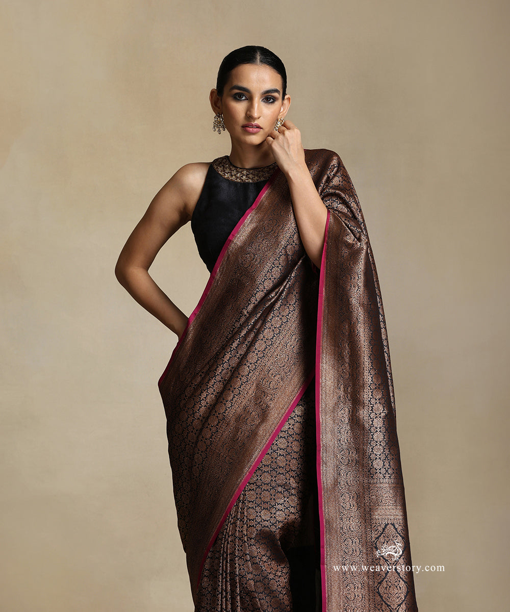 Black_Handloom_Pure_Katan_Silk_Kimkhab_Banarasi_Saree_With_Flowers_Antique_Zari_WeaverStory_01