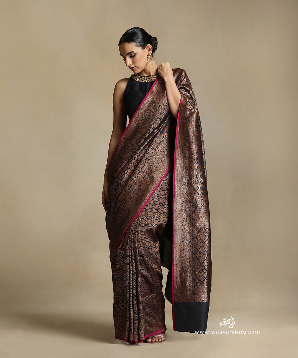 Black_Handloom_Pure_Katan_Silk_Kimkhab_Banarasi_Saree_With_Flowers_Antique_Zari_WeaverStory_02