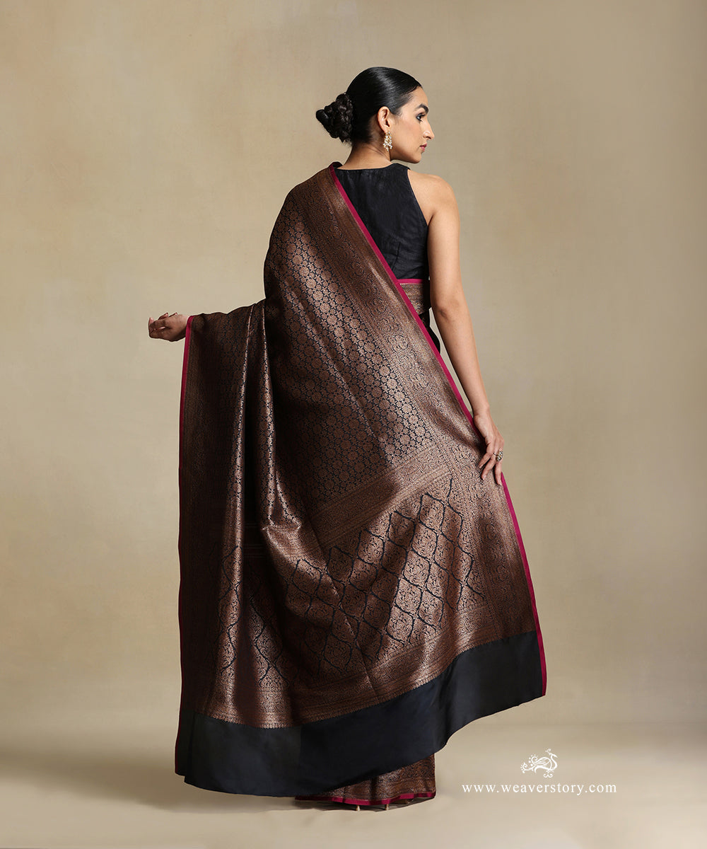 Black_Handloom_Pure_Katan_Silk_Kimkhab_Banarasi_Saree_With_Flowers_Antique_Zari_WeaverStory_03