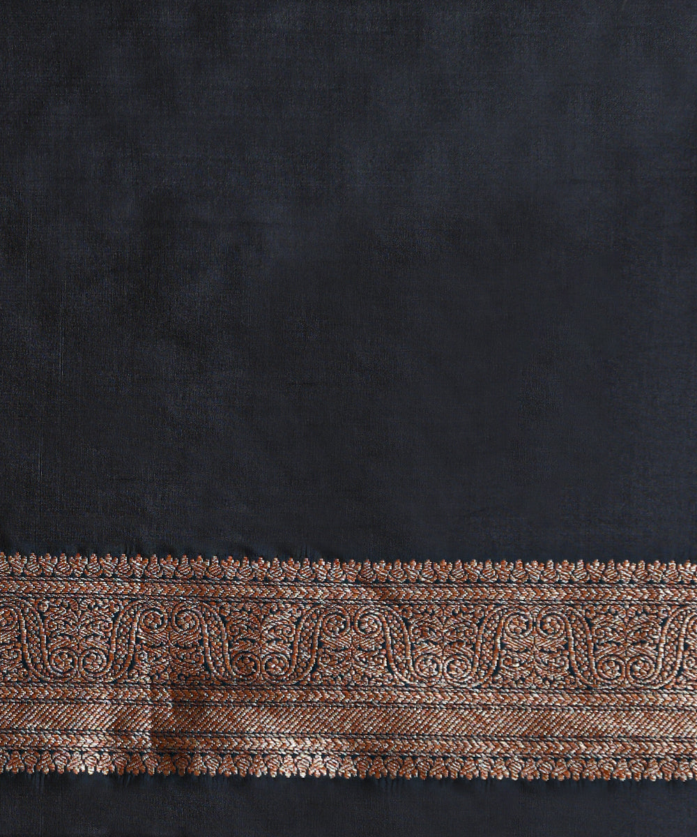 Black_Handloom_Pure_Katan_Silk_Kimkhab_Banarasi_Saree_With_Flowers_Antique_Zari_WeaverStory_05