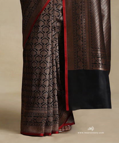 Handloom_Black_Pure_Katan_Silk_Kimkhab_Banarasi_Saree_With_Antique_Zari_WeaverStory_04