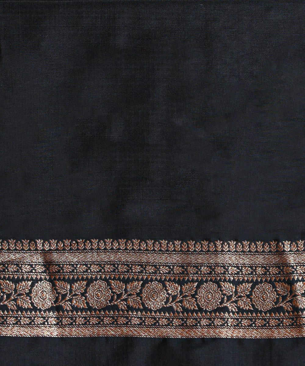 Handloom_Black_Pure_Katan_Silk_Kimkhab_Banarasi_Saree_With_Antique_Zari_WeaverStory_05