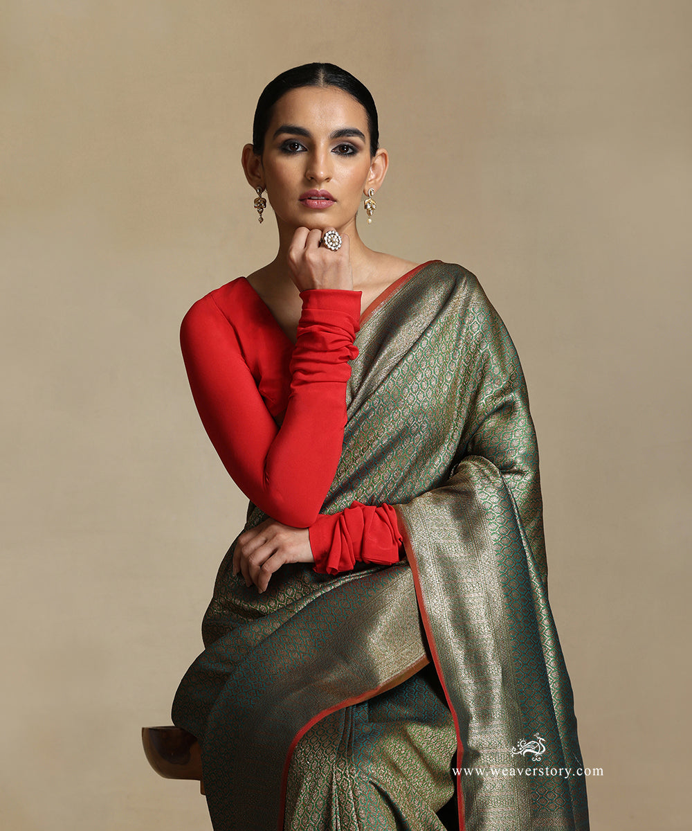 Handloom_Green_Pure_Katan_Silk_Kimkhab_Banarasi_Saree_With_Antique_Zari_WeaverStory_01