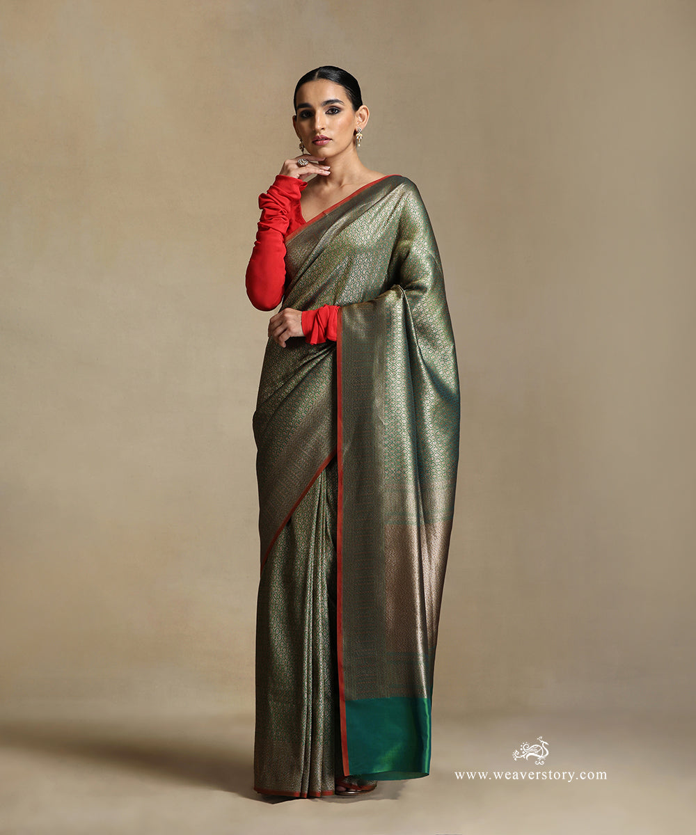 Handloom_Green_Pure_Katan_Silk_Kimkhab_Banarasi_Saree_With_Antique_Zari_WeaverStory_02