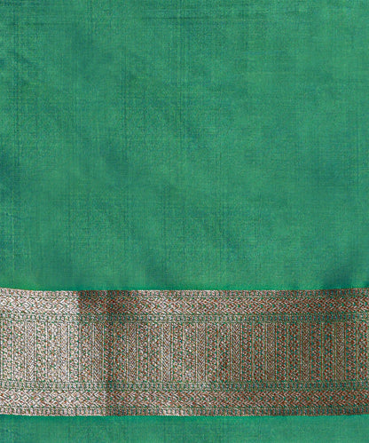 Handloom_Green_Pure_Katan_Silk_Kimkhab_Banarasi_Saree_With_Antique_Zari_WeaverStory_05