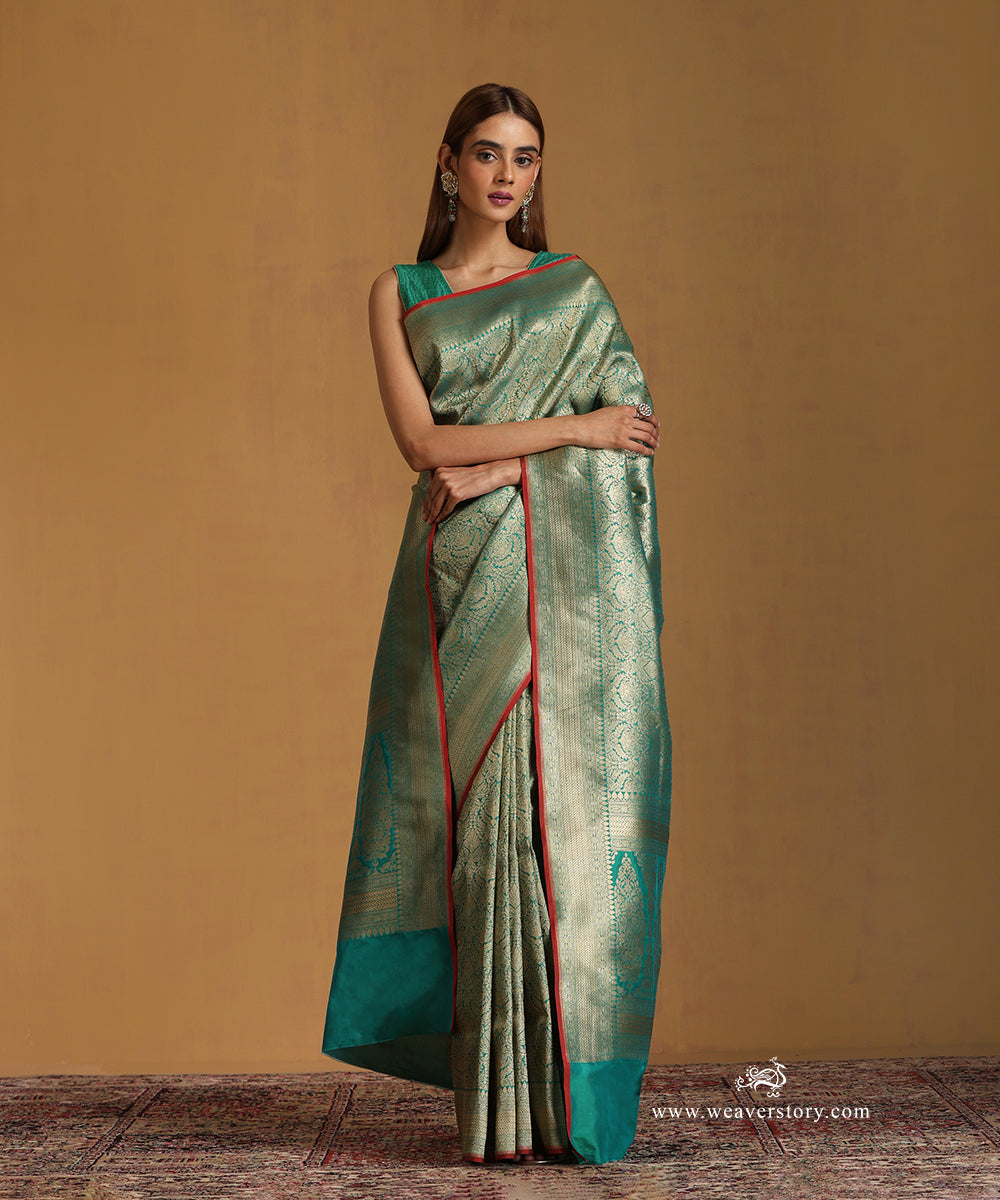 Green_Handloom_Pure_Katan_Silk_Kimkhab_Gold_Zari_Floral_Banarasi_Saree_With_Red_Selvedge_WeaverStory_01