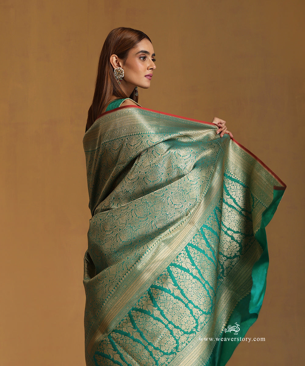 Green_Handloom_Pure_Katan_Silk_Kimkhab_Gold_Zari_Floral_Banarasi_Saree_With_Red_Selvedge_WeaverStory_02