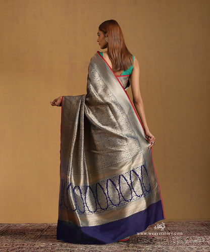 Blue_Handloom_Pure_Katan_Silk_Kimbkhab_Banarasi_Saree_With_Gold_Zari_Floral_And_Pink_Selvedge_WeaverStory_03