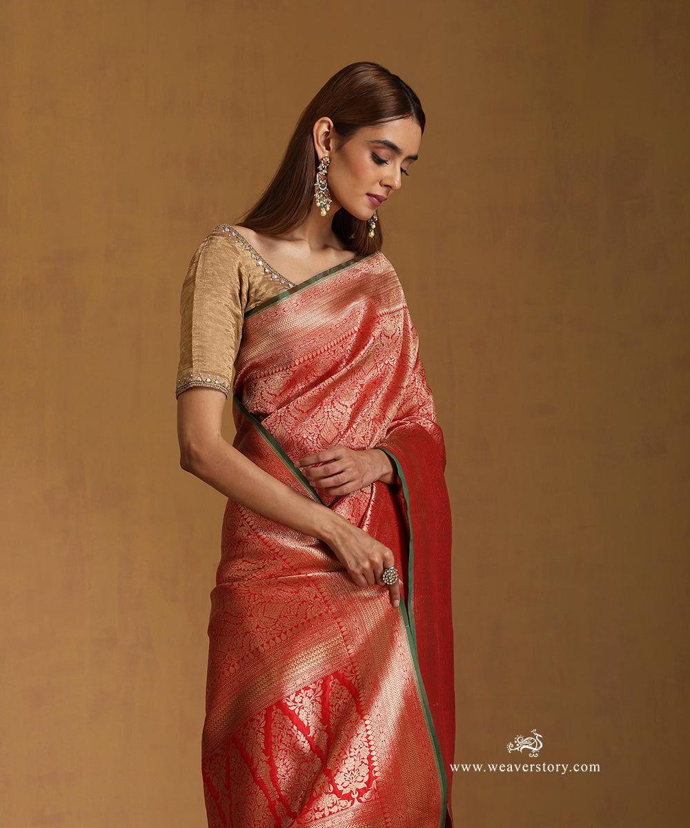 Handloom_Red_Pure_Katan_Silk_Gold_Zari_Floral_Kimkhab_Banarasi_Saree_With_Green_Selvedge_WeaverStory_02