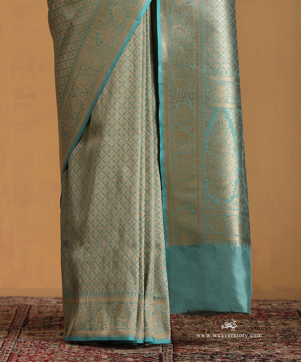 Handloom_Ice_Blue_Pure_Katan_Silk_Kimkhab_Banarasi_Saree_With_Gold_Zari_Diamond_Motifs_And_Floral_Border_WeaverStory_04