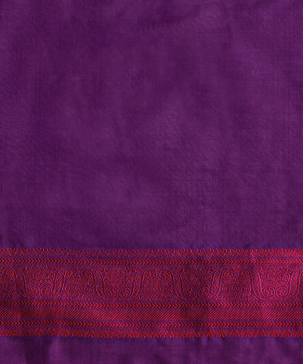 Purple_Handloom_Pure_Katan_Silk_Tanchoi_Banarasi_Saree_With_Magenta_Flowers_Motifs_And_Red_Selvedge_WeaverStory_05