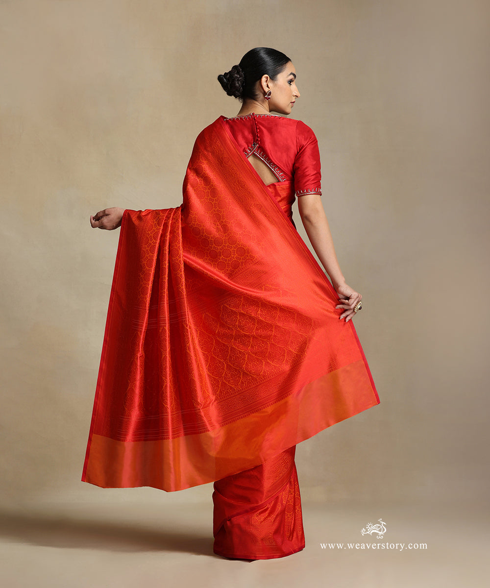 Orange_Handloom_Pure_Katan_Silk_Tanchoi_Banarasi_Saree_With_Red_Flowers_Motifs_And_Pink_Selvedge_WeaverStory_03