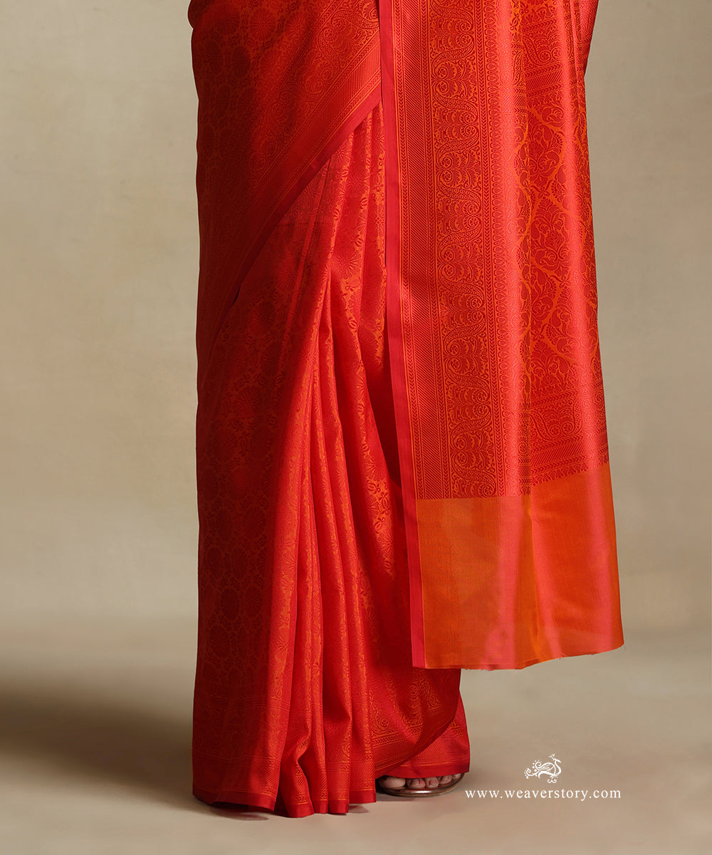 Orange_Handloom_Pure_Katan_Silk_Tanchoi_Banarasi_Saree_With_Red_Flowers_Motifs_And_Pink_Selvedge_WeaverStory_04