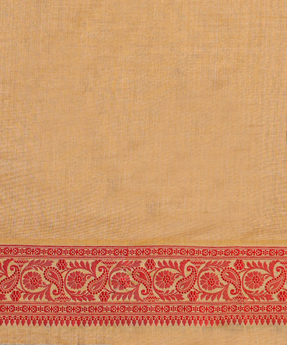 Beige_Handloom_Pure_Katan_Silk_Tanchoi_Banarasi_Saree_With_Red_Small_Leaf_Jaal_And_Ambi_Border_WeaverStory_05