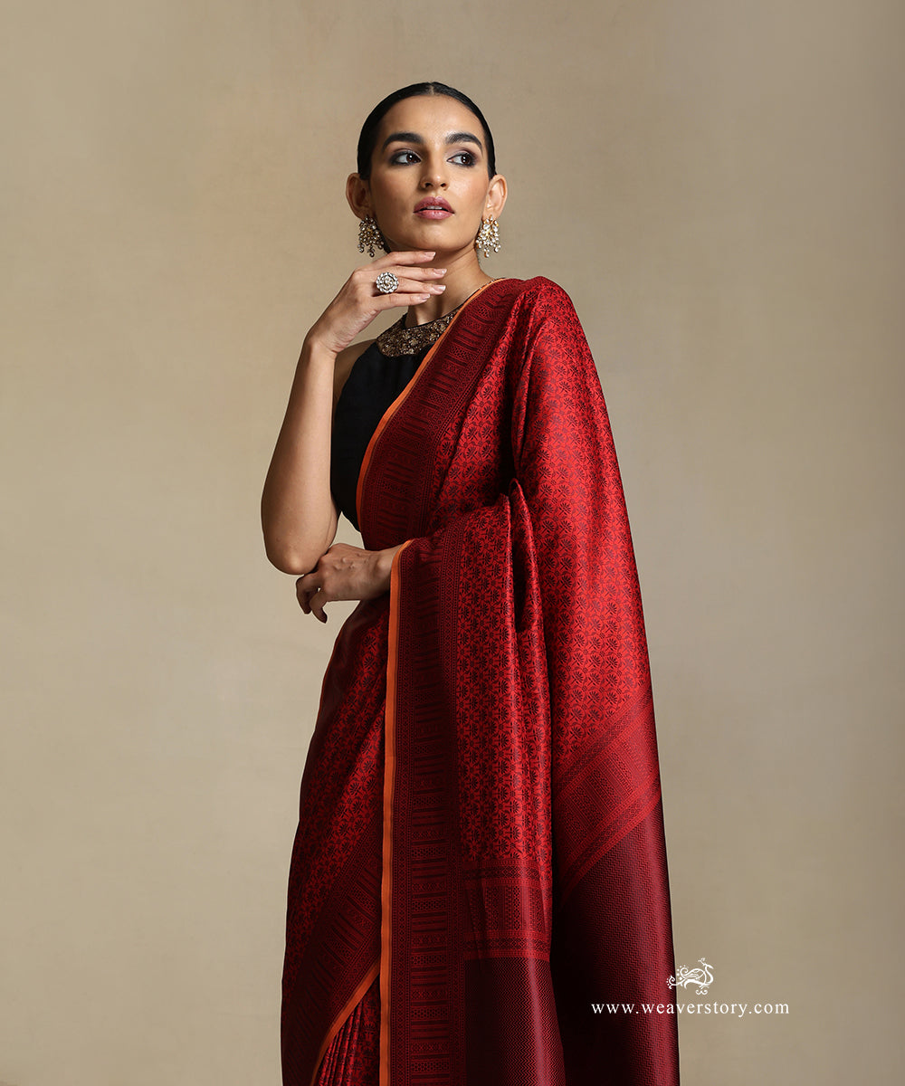 Handloom_Red_Pure_Katan_Silk_Tanchoi_Banarasi_Saree_With_Black_Jaal_And_Orange_Selvedge_WeaverStory_01