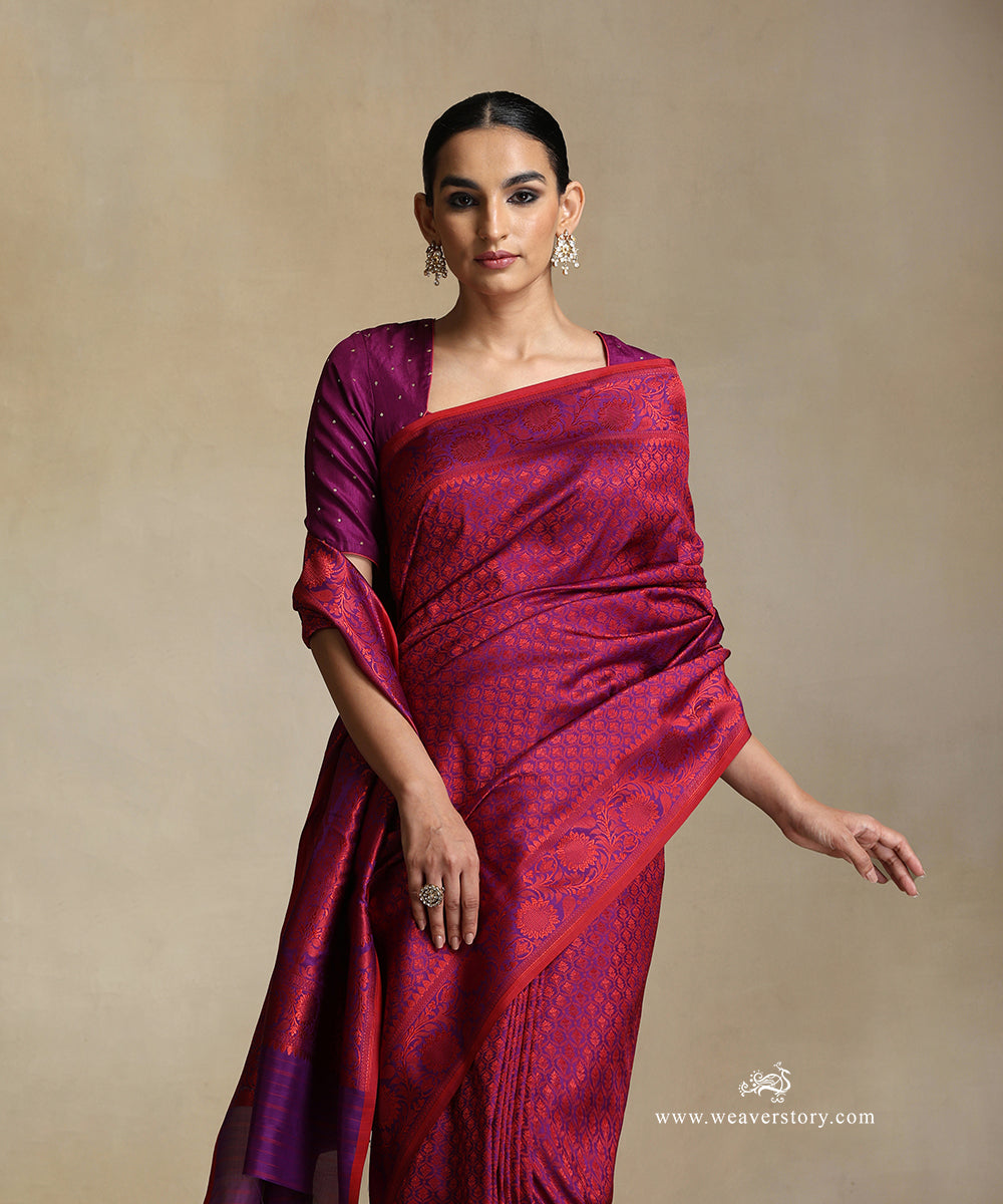 Purple_Handloom_Pure_Katan_Silk_Tanchoi_Banarasi_Saree_With_Red_Small_Flowers_Jaal_And_Sunflower_Border_WeaverStory_01