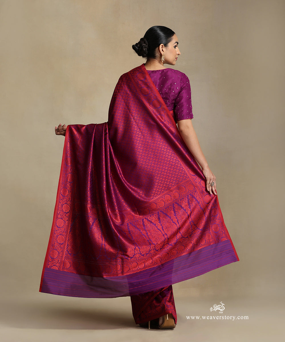 Purple_Handloom_Pure_Katan_Silk_Tanchoi_Banarasi_Saree_With_Red_Small_Flowers_Jaal_And_Sunflower_Border_WeaverStory_03