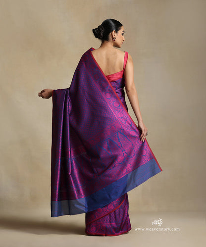 Blue_Handloom_Pure_Katan_Silk_Tanchoi_Banarasi_Saree_With_Magenta_Small_Flowers_Jaal_And_Sunflower_Border_WeaverStory_03