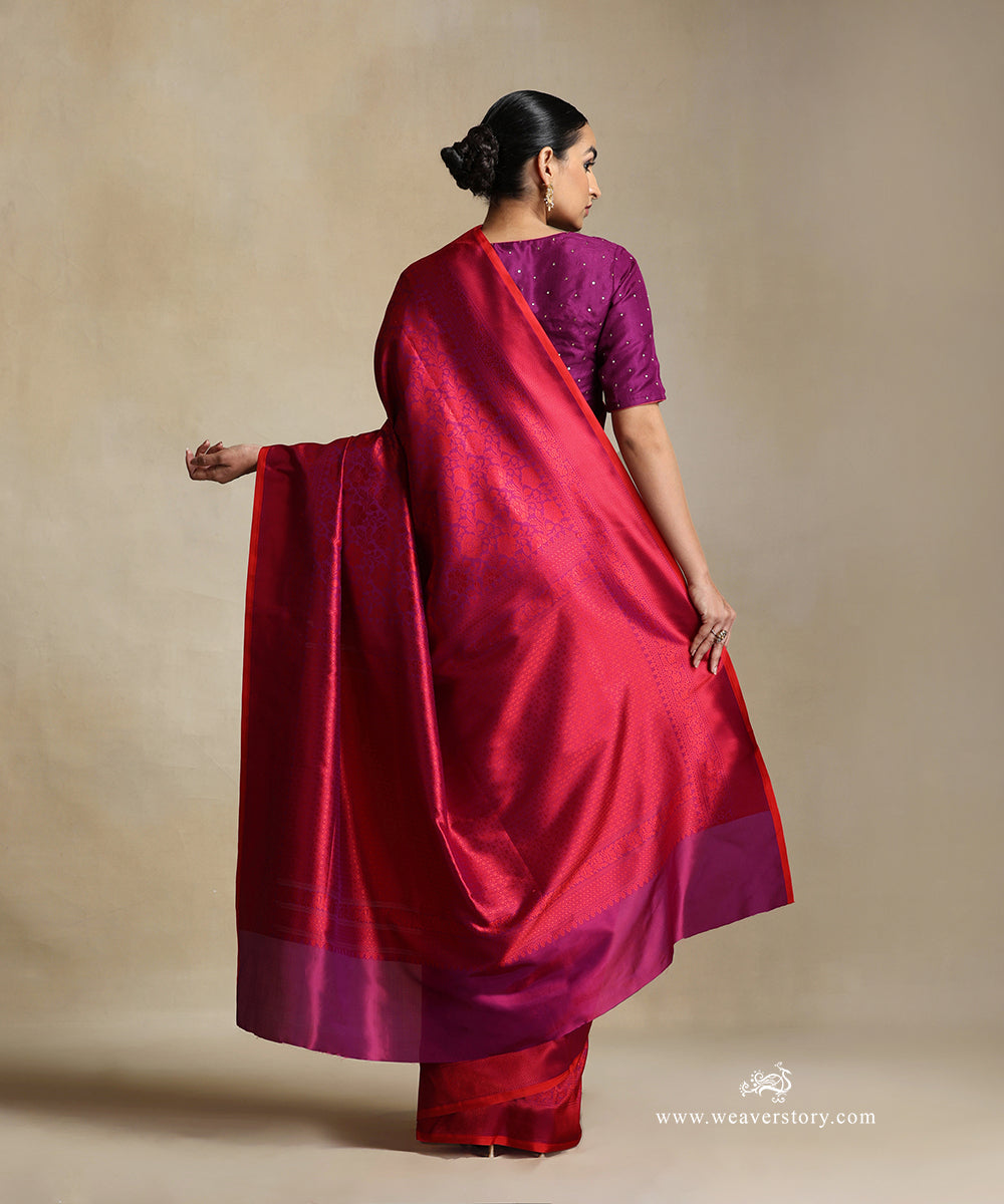 Handloom_Purple_Pure_Katan_Silk_Tanchoi_Banarasi_Saree_With_Red_Flower_Jaal_And_Zigzag_Border_WeaverStory_03