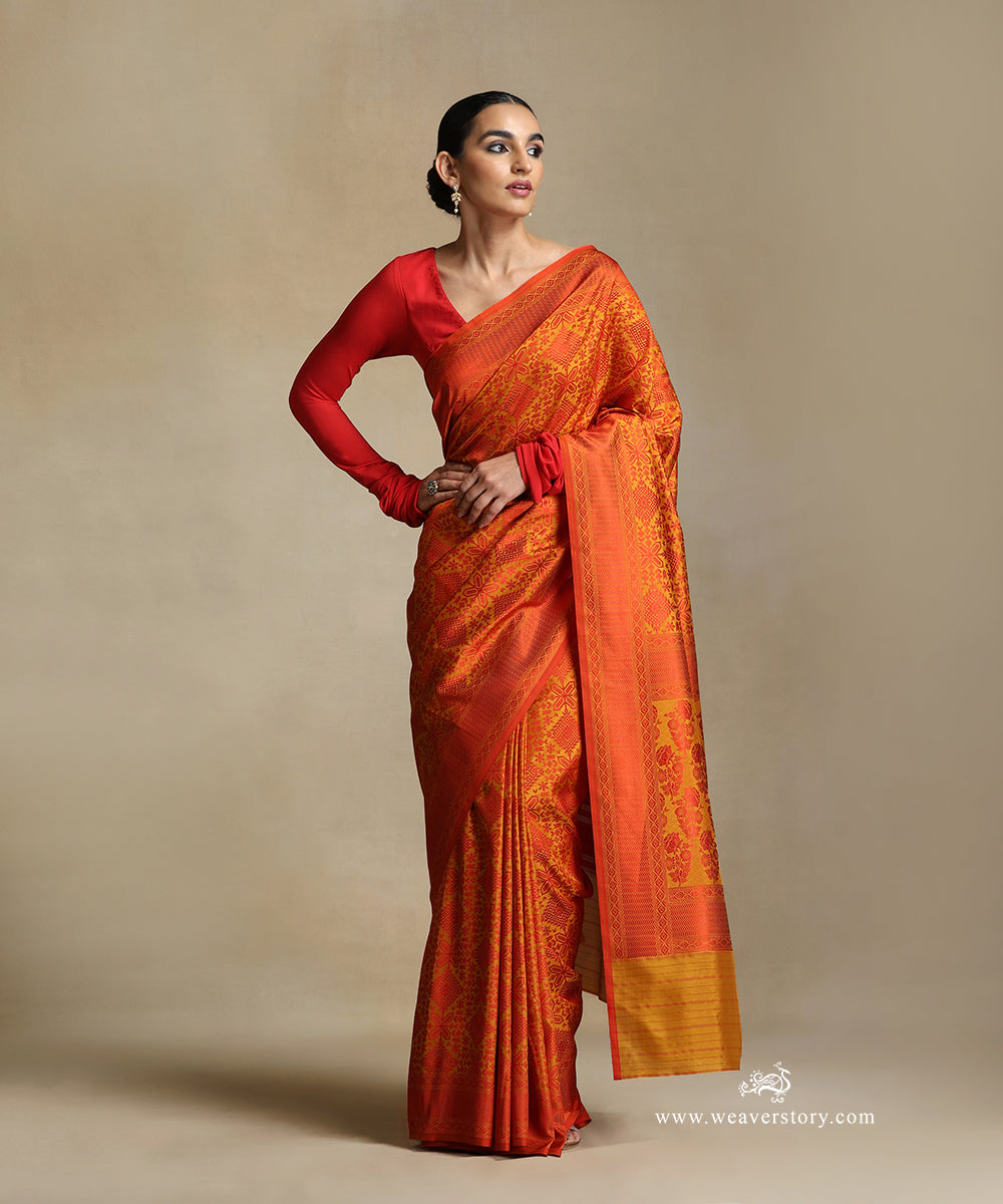 Handloom_Mustard_Pure_Katan_Silk_Tanchoi_Banarasi_Saree_With_Red_Rangoli_Jaal_And_Red_Selvedge_WeaverStory_02