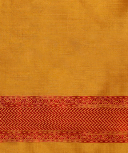 Handloom_Mustard_Pure_Katan_Silk_Tanchoi_Banarasi_Saree_With_Red_Rangoli_Jaal_And_Red_Selvedge_WeaverStory_05