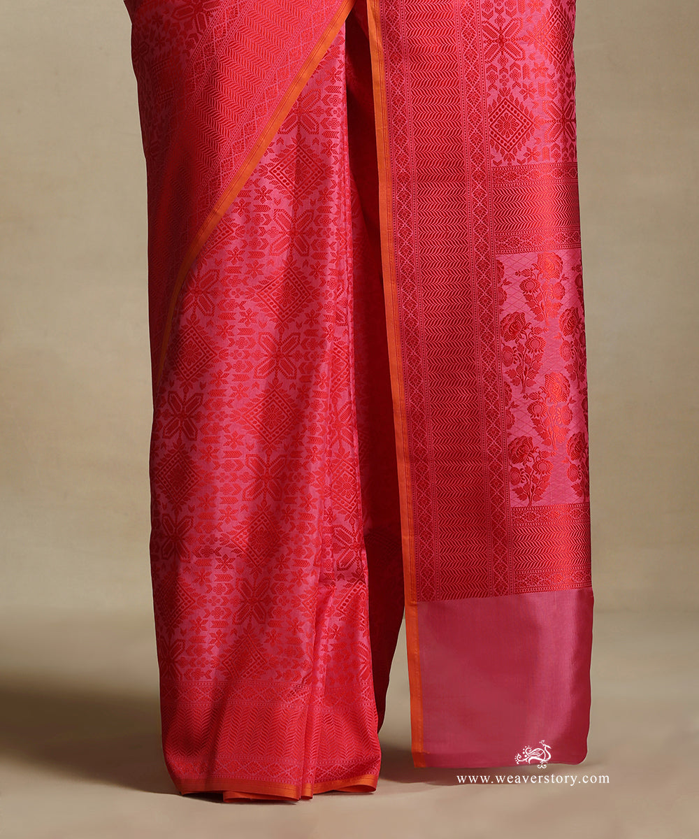 Baby_Pink_Handloom_Pure_Katan_Silk_Tanchoi_Banarasi_Saree_With_Red_Rangoli_Jaal_And_Orange_Selvedge_WeaverStory_04