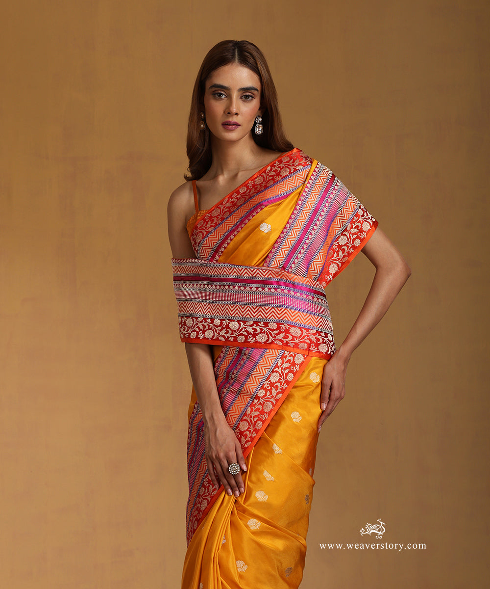 Mustard_Handloom_Pure_Katan_Silk_Banarasi_Saree_With_Temple_Flowers_Boota_And_Multi_Colours_Satin_Border_WeaverStory_02