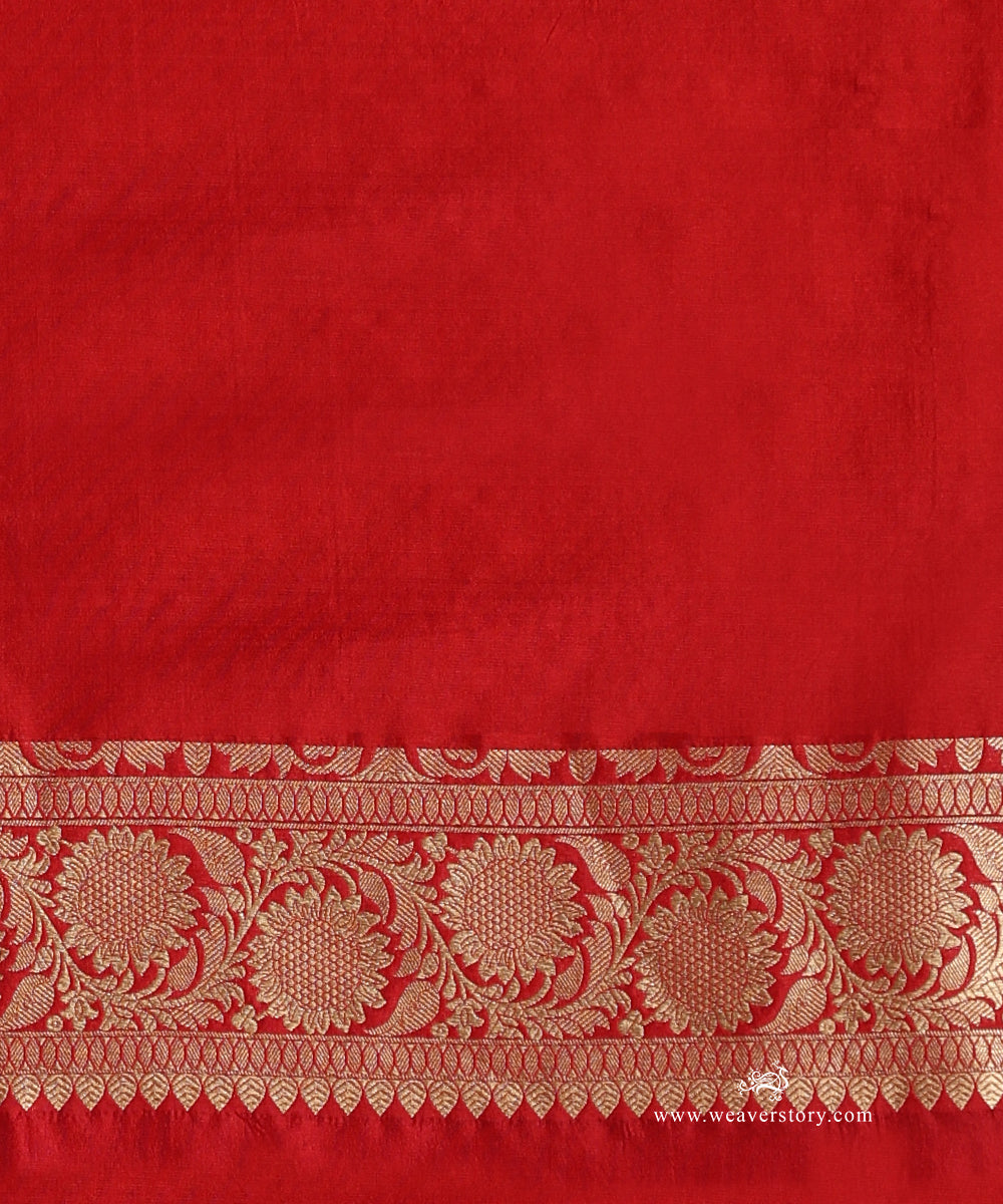 Red_Handloom_Pure_Katan_Silk_Kimkhab_Small_Leaves_Motifs_Saree_With_Green_Selvedge_And_Sunflower_Border_WeaverStory_05