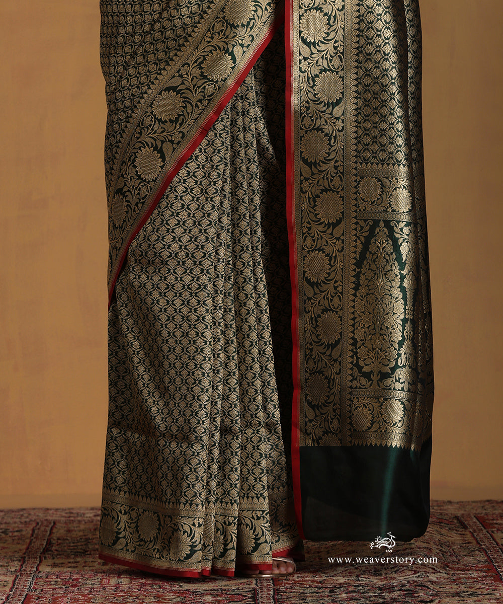 Dark_Green_Handloom_Pure_Katan_Silk_Kimkhab_Banarasi_Saree_With_Small_Leaves_Motifs_And_Red_Selvedge_And_Sunflower_Border_WeaverStory_04