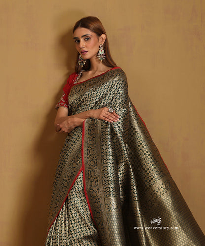 Handloom_Dark_Green_Pure_Katan_Silk_Kimkhab_Small_Flowers_Motifs_Banarasi_Saree_With_Ambi_Border_WeaverStory_02