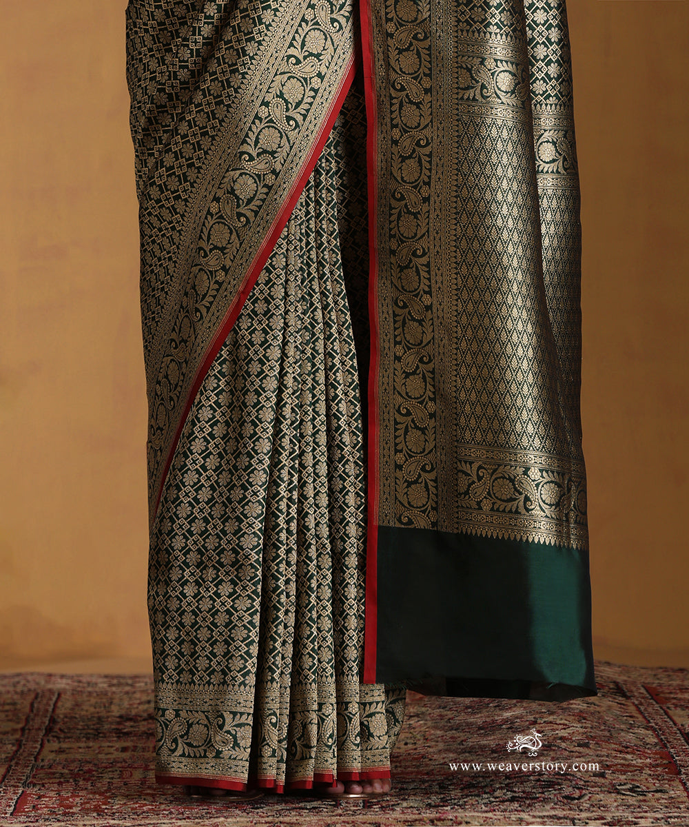 Handloom_Dark_Green_Pure_Katan_Silk_Kimkhab_Small_Flowers_Motifs_Banarasi_Saree_With_Ambi_Border_WeaverStory_04