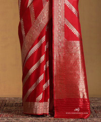 Handloom_Red_Pure_Katan_Silk_Banarasi_Saree_With_Intricate_Border_And_Aada_Jaal_WeaverStory_04